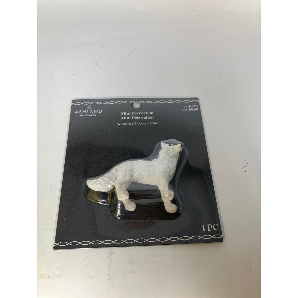 Ashland Halloween White‎ Wolf Figurine Mini Decoration